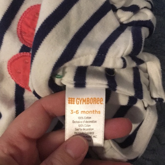 4 pcs Bundle baby girl onesies - Picture 3 of 4